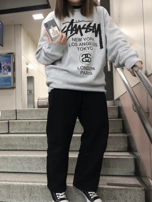 Stussy ステューシー の古着の世界を探求する Tシャツのロゴに宿るストリートの精神 古着 古着通販 メンズ レディースのビンテージ古着屋ラッシュアウト