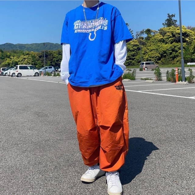 ストリート系】レイヤードコーデのおすすめ事例10選（男女向け） 古着、古着通販 | メンズ＆レディースのビンテージ古着屋ラッシュアウト
