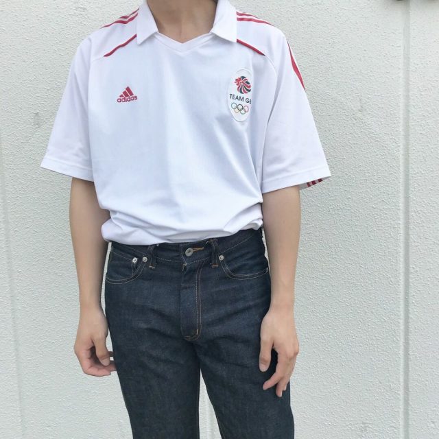 サッカーTシャツを使った安いけどおしゃれなファッション